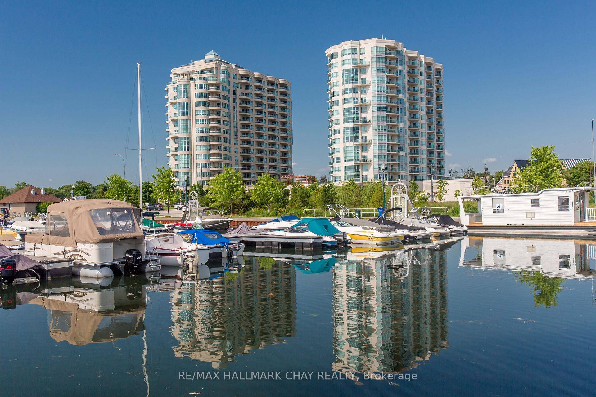 Luxury Waterfront Condo Living at Grand Harbour !