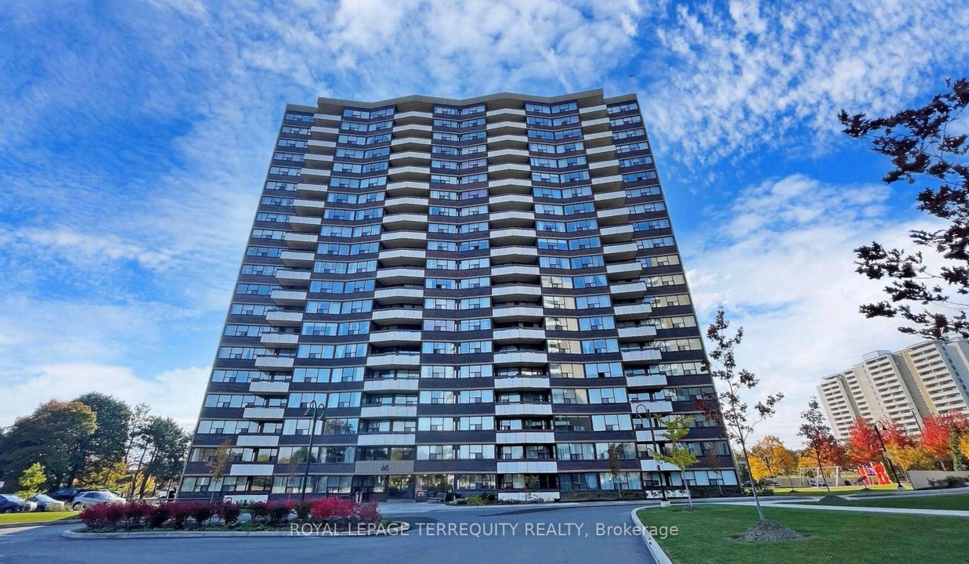 Exceptional Location, Solid Building and Stunning Views !