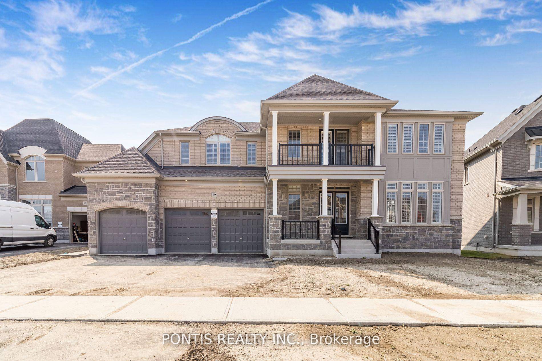 FABULOUS TRIBUTE BUILDER'S 5115 SQFT LUXURY HOUSE ON A HUGE PIE LOT BACKING ONTO A RAVINE, WALK OUT BASEMENT WITH SEPARATE ENTRANCE.