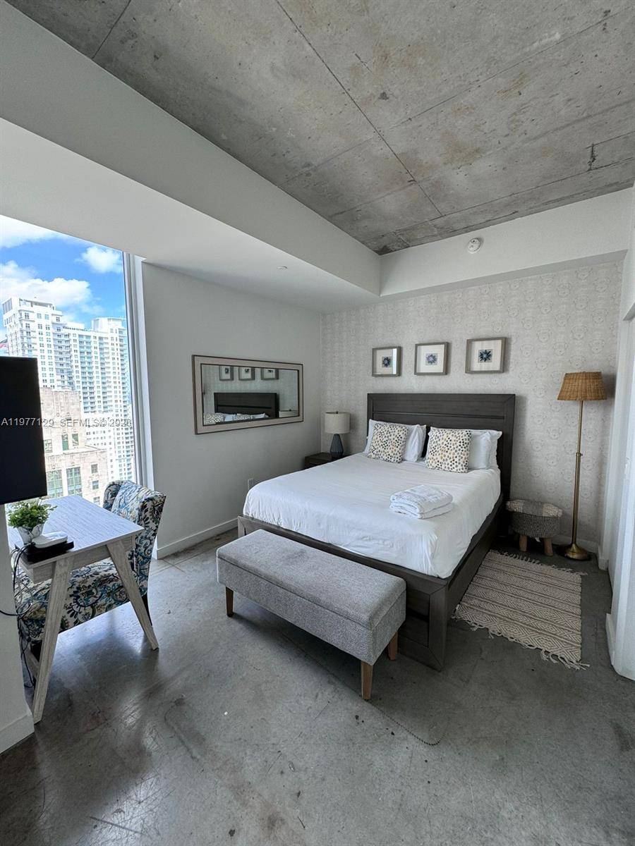 Experience the best of urban living in this beautifully furnished residence located in the vibrant center of Downtown Miami.