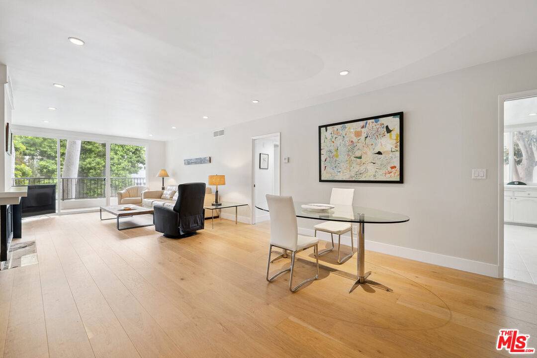 11687 Montana Ave 2BR Brentwood La