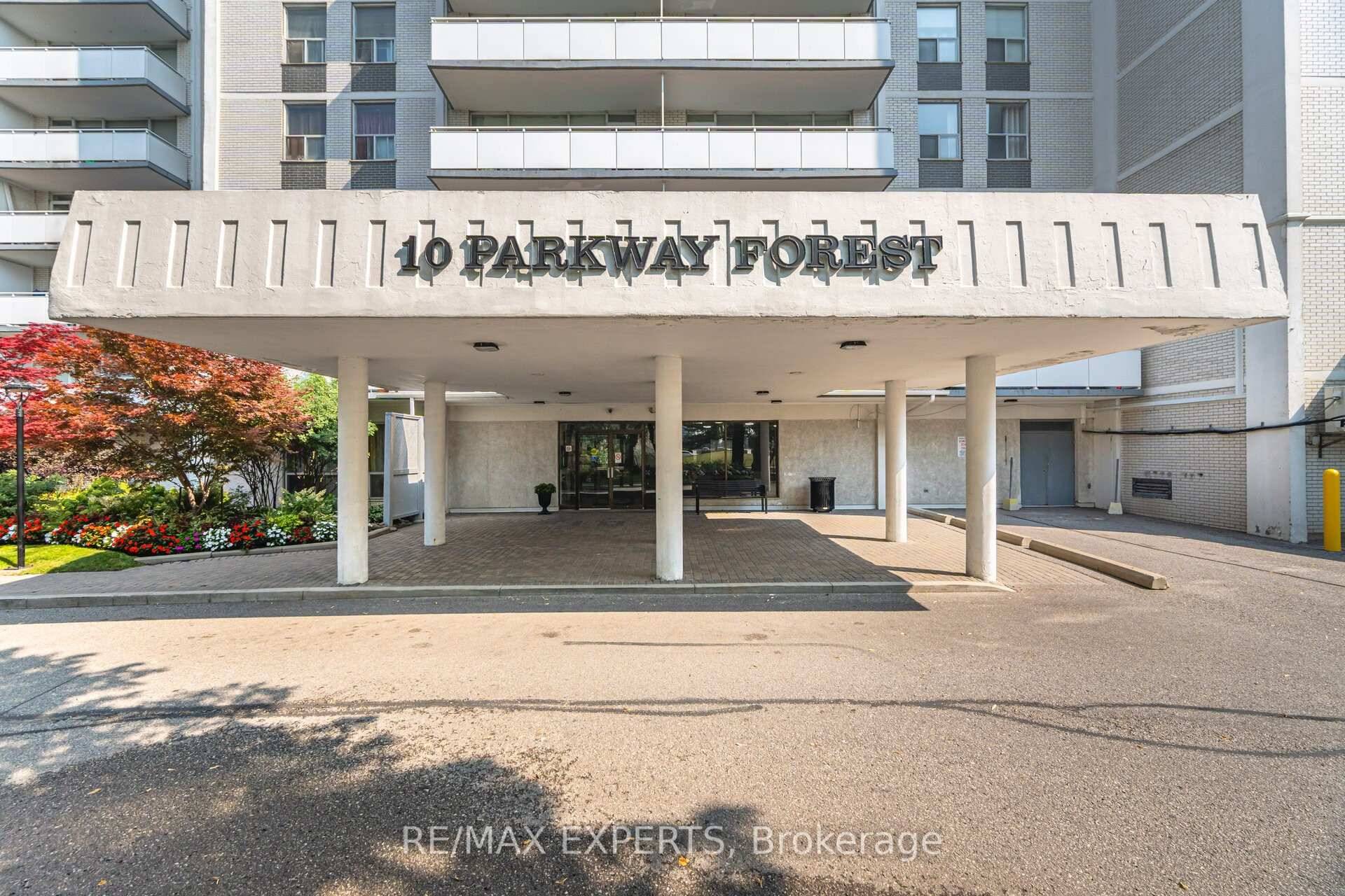 Welcome Home ! Step into this stunning, fully renovated 1 bedroom condo apartment just minutes from Fairview Mall.