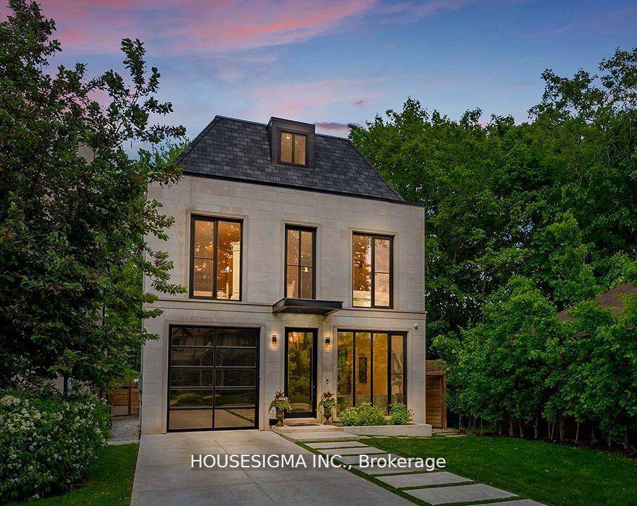 Lush, private, mature tree setting property in the heart of Cricket Club.