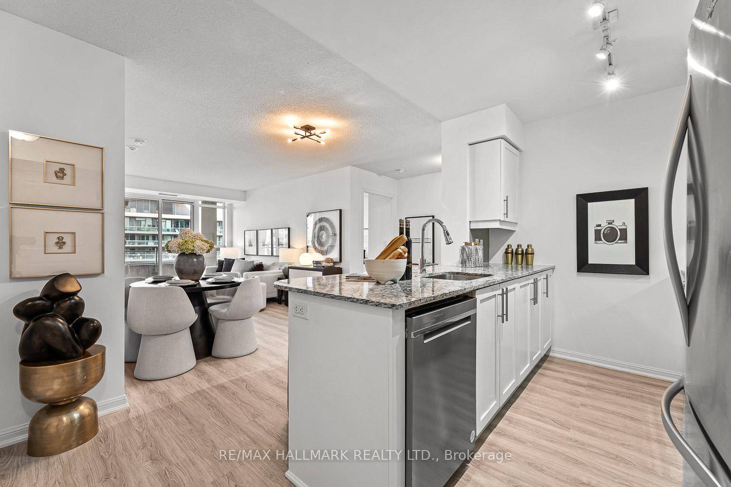 Welcome to your dream home in the sky !