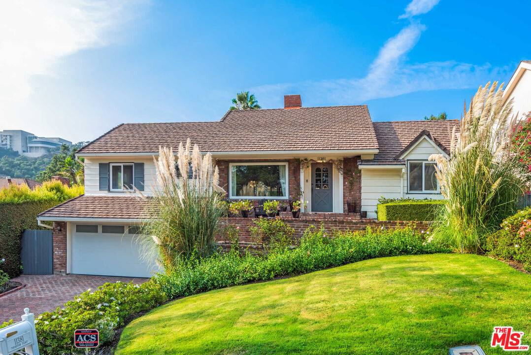 11381   Thurston Pl Brentwood LA