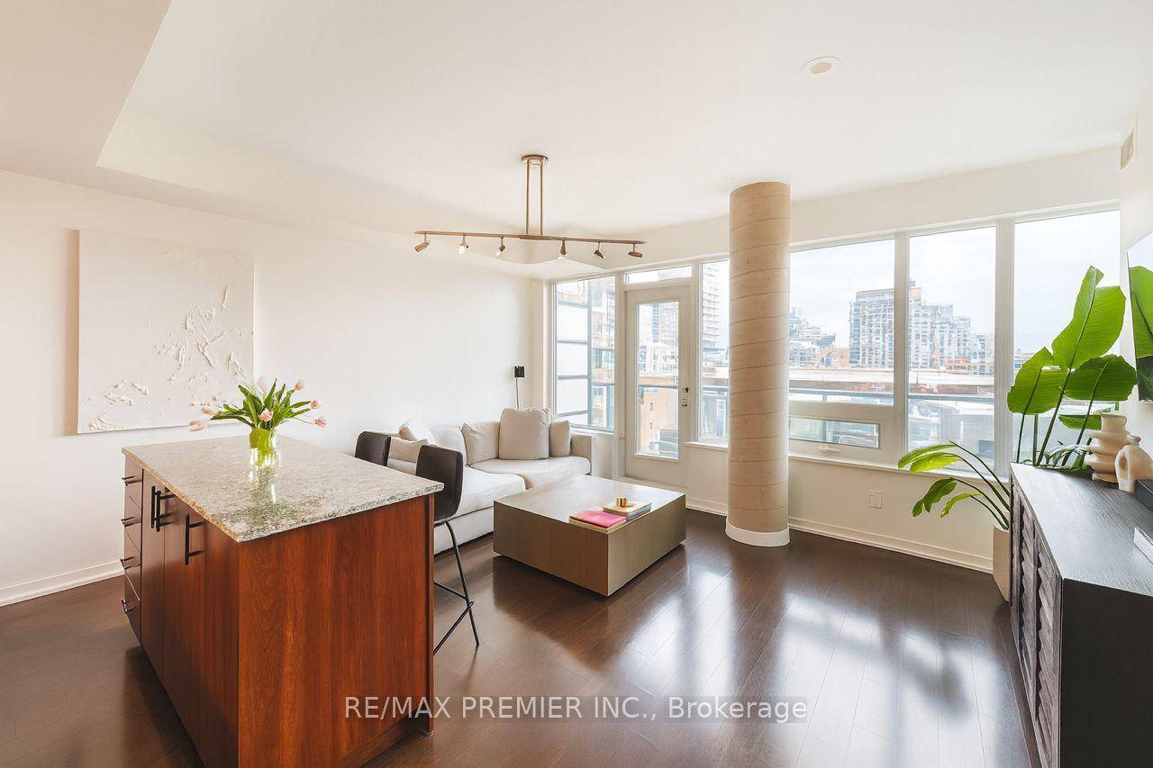 Treat yourself to one of the best layouts in Liberty Village with this awesome 1 bedroom at Bliss Condos.