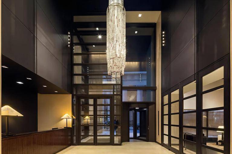 BEST 1 BEDROOM LAYOUT AT 20 PINE Perched on the 27th floor, this exceptional one bedroom residence offers the buildings most desirable layout, distinguished by its rare inclusion of two ...