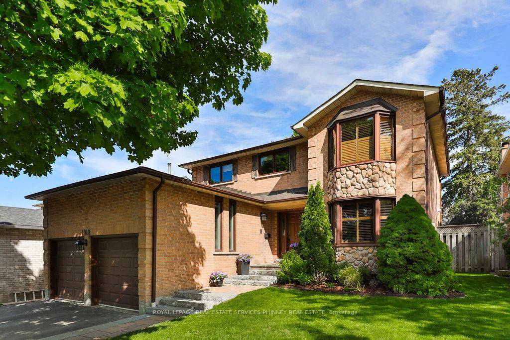 Immaculate 4 1 Bedroom, 4 Bathroom Home in Erin Mills on Quiet Family Court Backing onto Folkway Park Welcome to this beautifully maintained family home, nestled on a quiet court ...