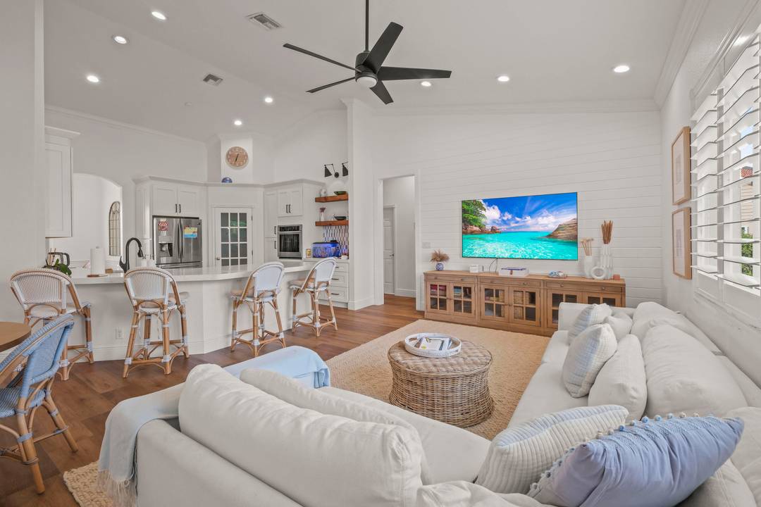 Unfurnished annual rental is now available in the desirable Meadow Wood neighborhood !