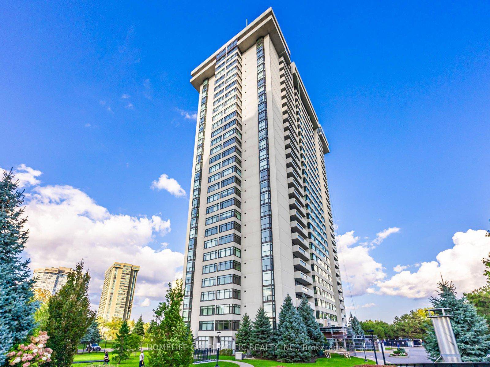 Welcome to Skymark II Luxury living in a prime location !