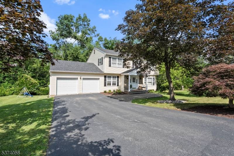 Peaceful, cul de sac in one of the Wayne's most sought after neighborhoods and school districts.