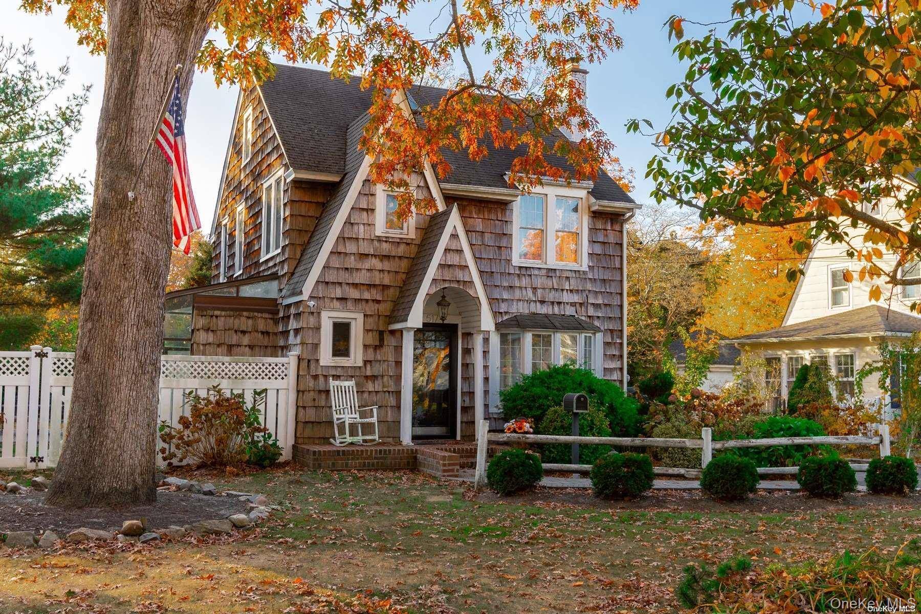 Charming Fully Furnished Colonial For Rent !
