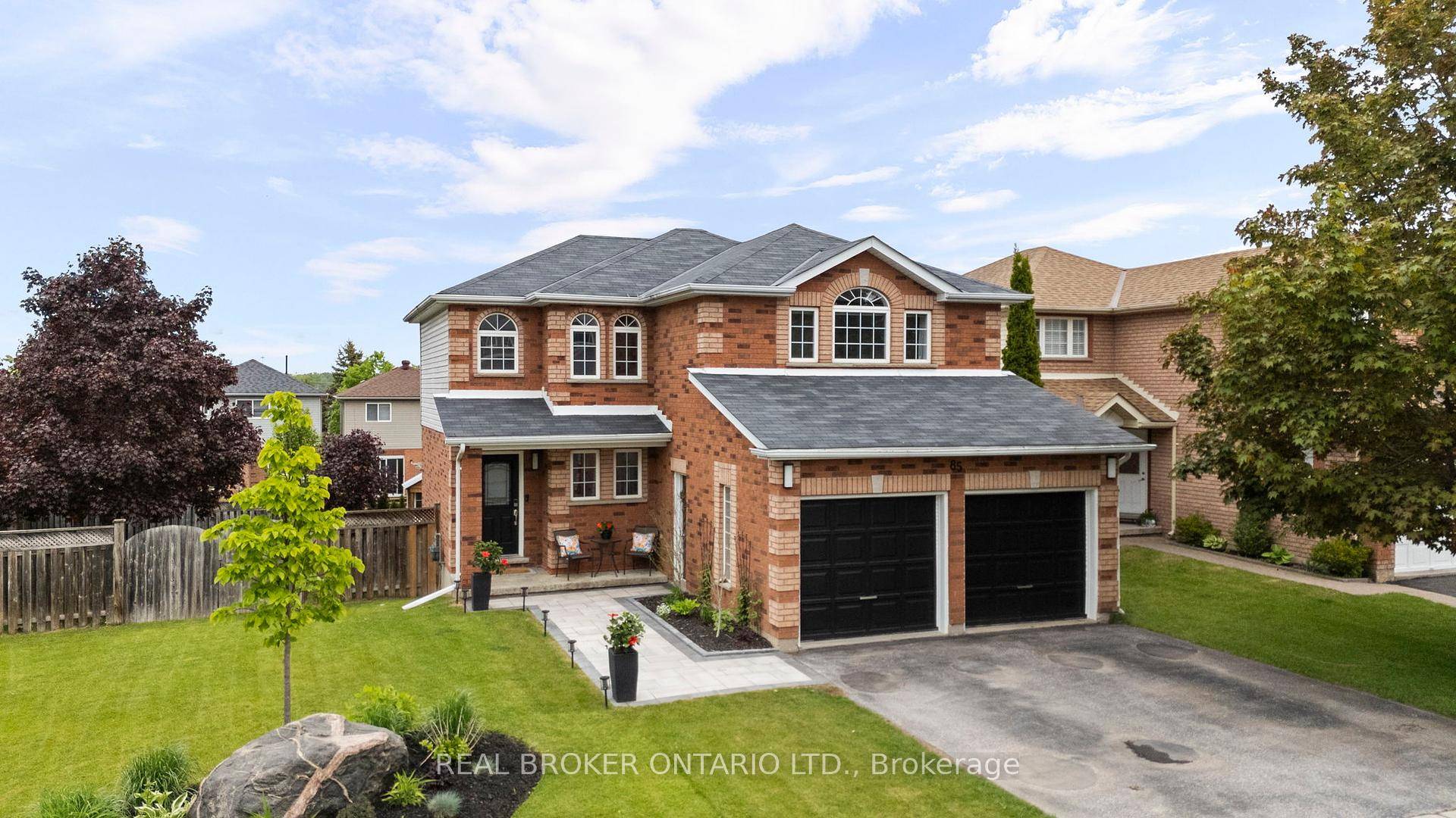UPGRADED FAMILY HOME WITH IN LAW SUITE ON OVERSIZED LOT !