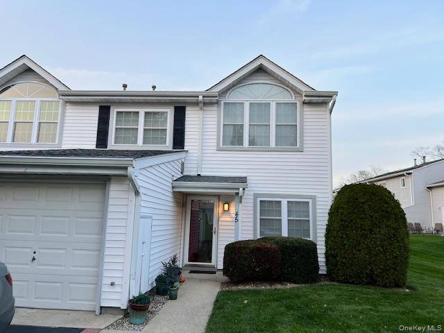 Welcome to this stunning, well maintained end unit Townhouse offering 3 spacious bedrooms and 2.