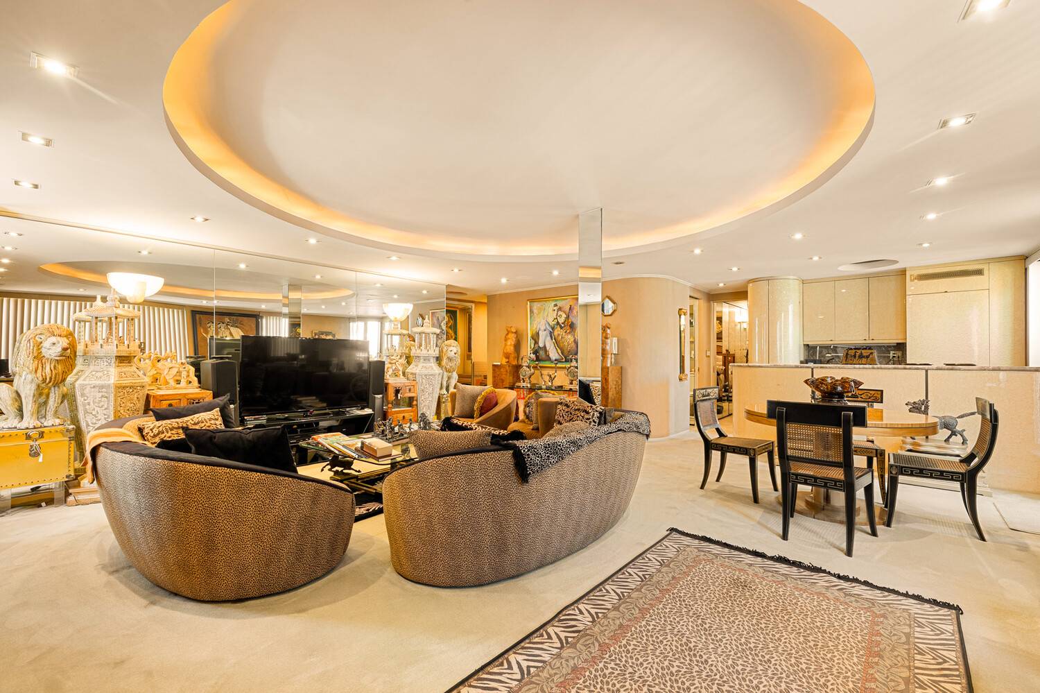 Condo Rules No Board Interview Immediate Subletting NOT a Land Lease An architectural masterpiece in the sky, this rare penthouse combination of three residences offers an extraordinary canvas for modern ...