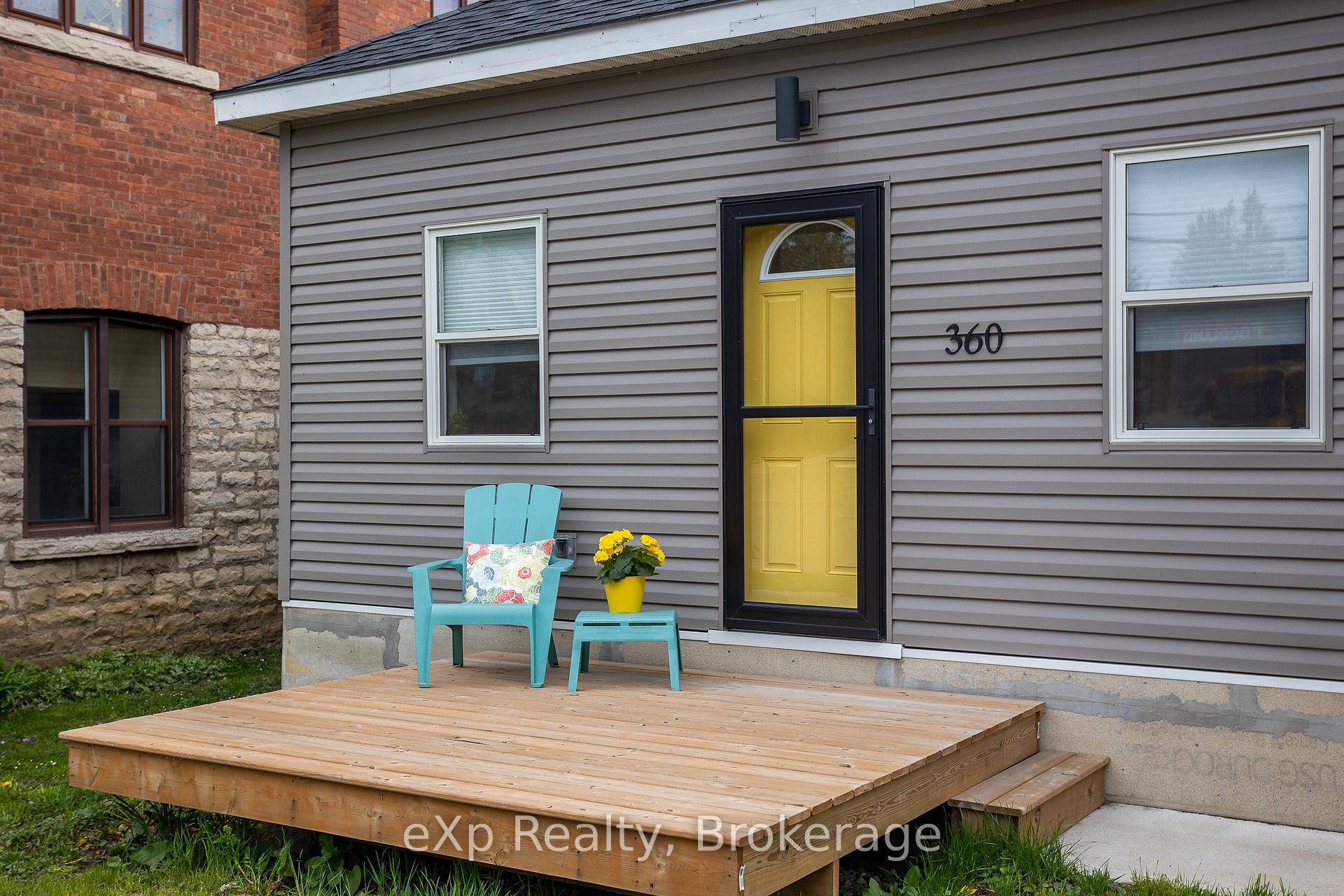 Discover easy, one floor living in this beautifully renovated 2 bedroom, 1 bath home, perfectly situated in the heart of Wiarton.