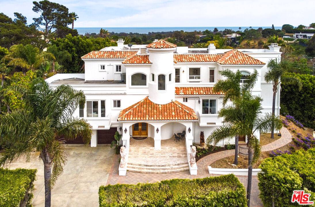 6400   Kanan Dume Rd 5BR Malibu La