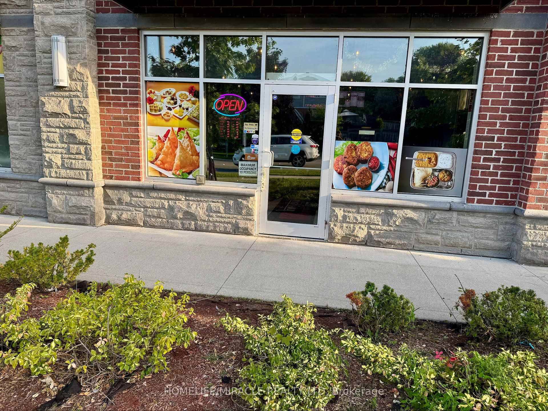 Excellent opportunity to acquire a well established and recently renovated Indian restaurant franchise in a prime Cambridge location near Highway 401 and the Cambridge Gurudwara.