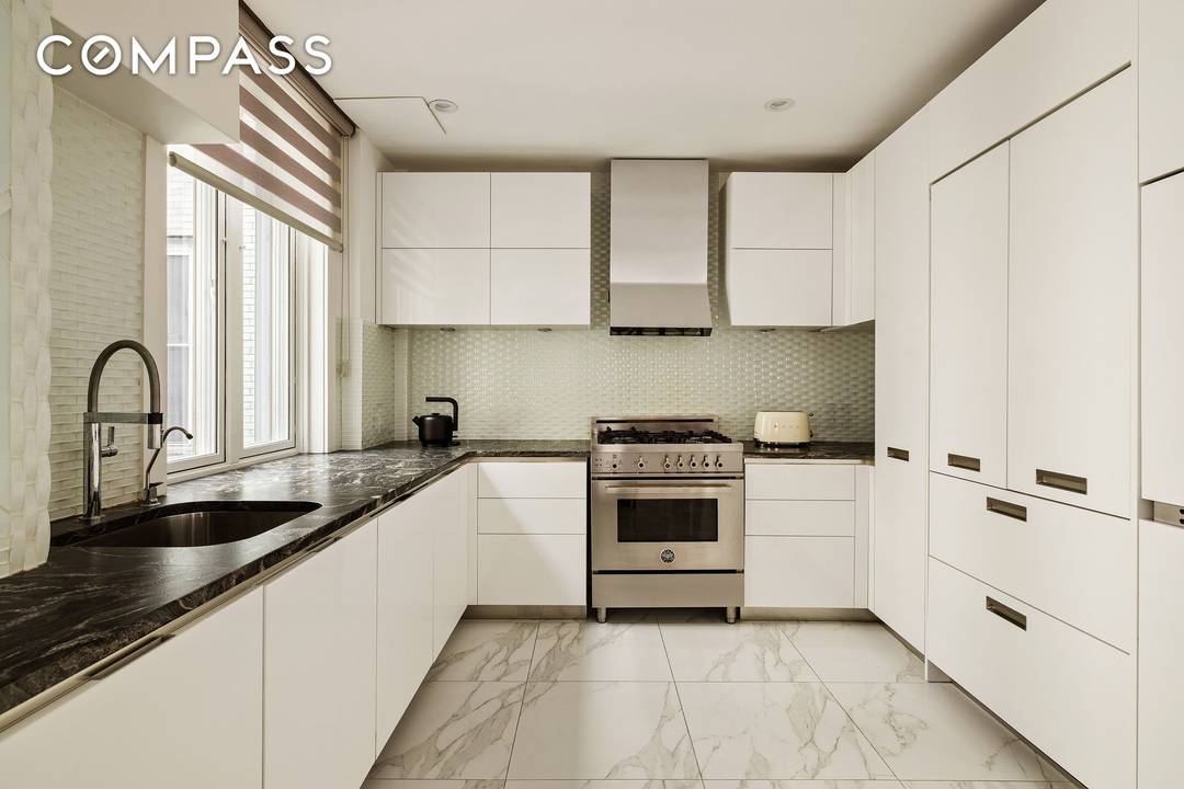 Welcome to your new home on the Upper West Side all the charm of a prewar building, and it's a condo !