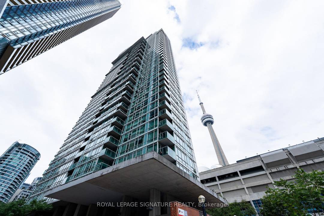 Beautiful Fully Furnished One bedroom Plus Den Unit Located In The Vibrant Heart Of Downtown Toronto !