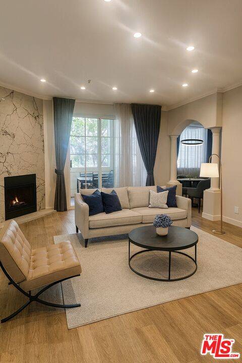 7218 Hillside Ave 3BR Hollywood Hills East La