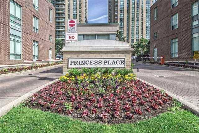 excellent location, close to subway, TTC, restaurants, shops and schools.