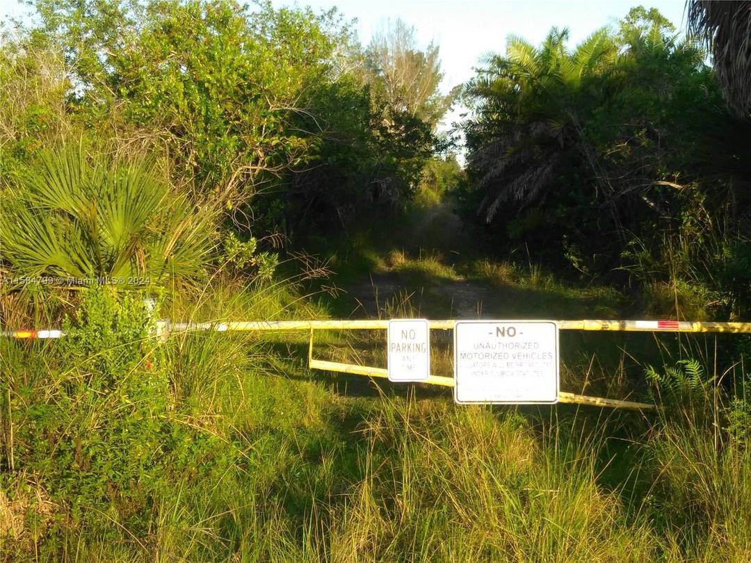 MOTIVATED SELLER COME BY THE FUTURE AT THE APROX.