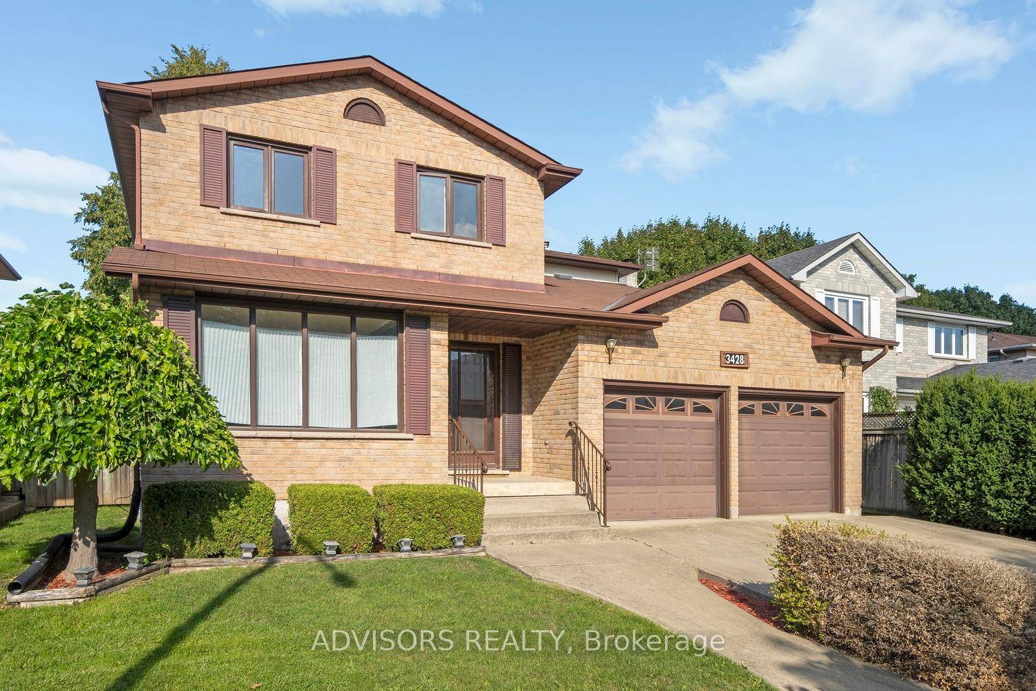 Spacious 4 bedroom, 3 bathroom home in Burlington's sought after palmer community !