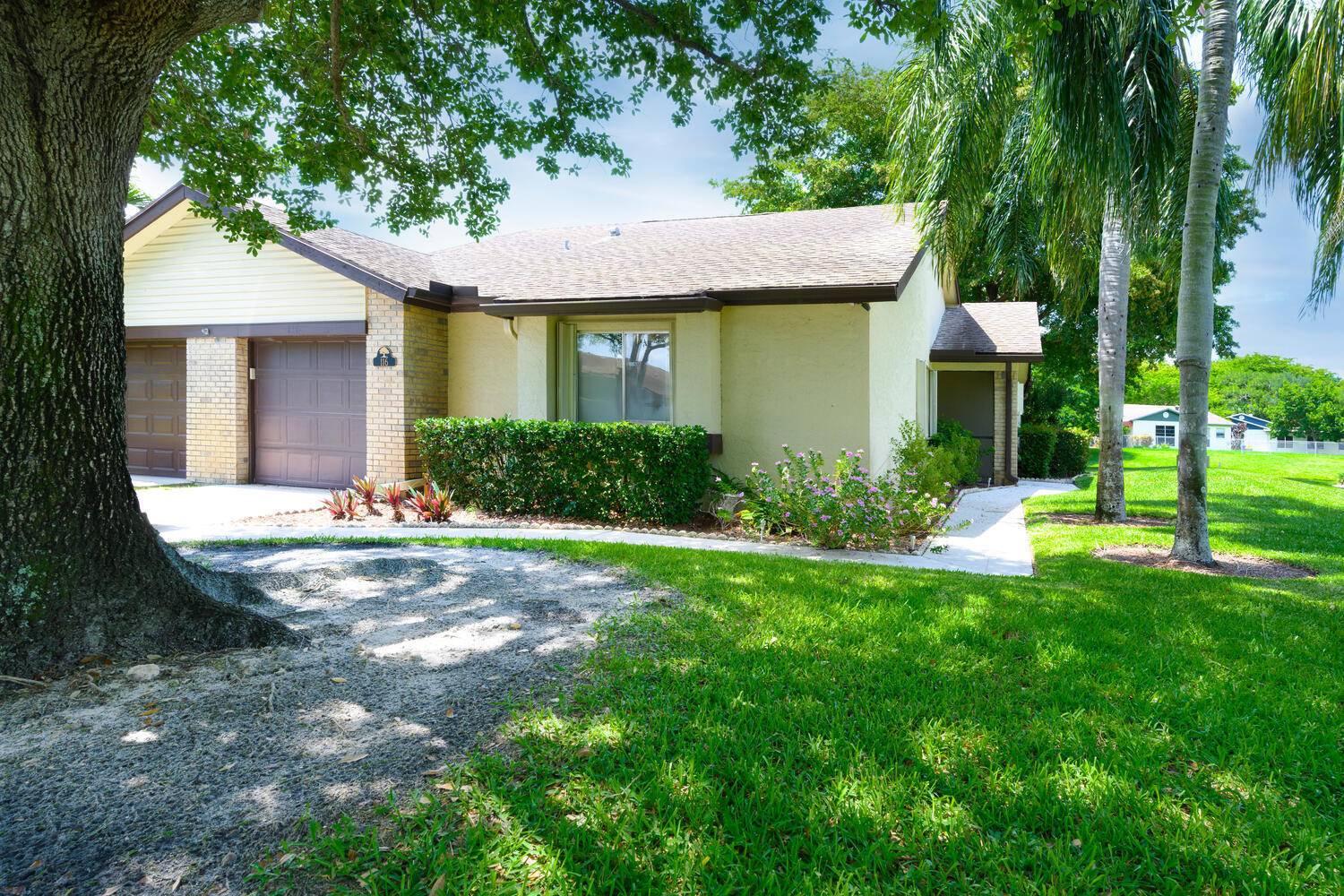 HOME SWEET HOME ! Don't miss this wonderful opportunity to own a 3 bedroom, 2 bathroom corner villa with a garage in the highly sought after 55 community of Village ...