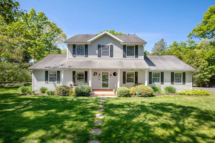 Coastal Luxury Meets Convenience in Sag Harbor