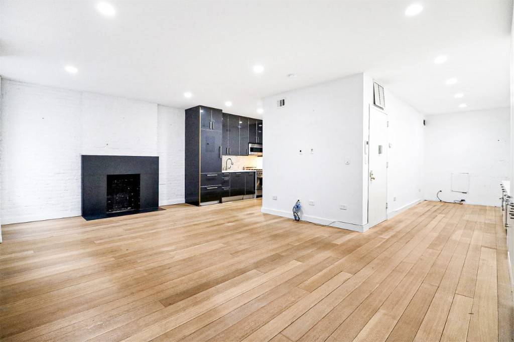Spacious Gut Renovated loft apartment with high end luxury finishes in the heart of Little Italy.