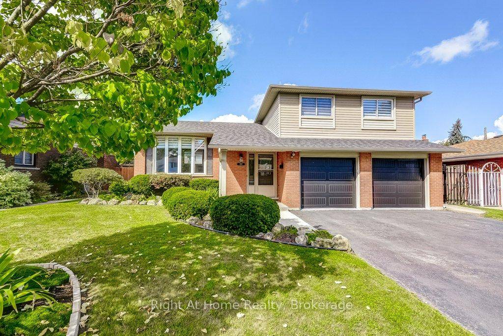 Welcome to 207 Montmorency Drive, your new home !
