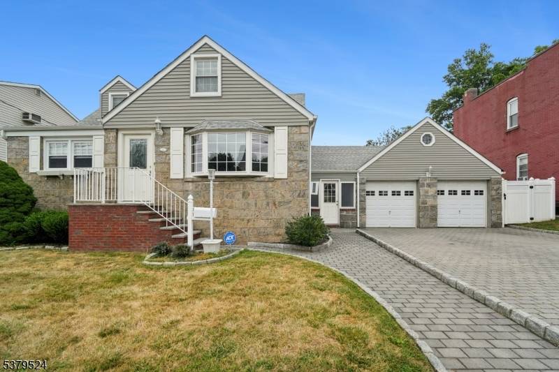 Mountain Way Lyndhurst Twp. New Jersey Single-Family