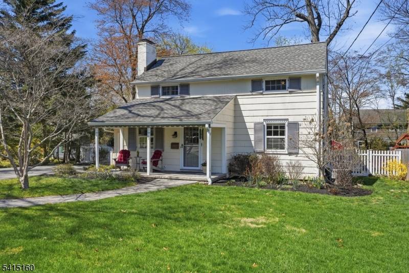 Welcome to this oh so charming 4 bed, 2 bath colonial cape that will have you at hello !