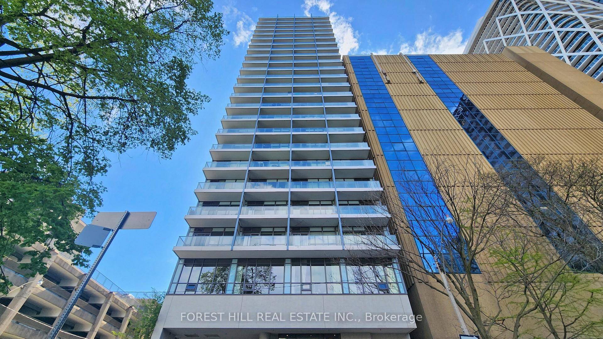 Spacious 1 Bedroom Den suite with one of the best layouts in the building !