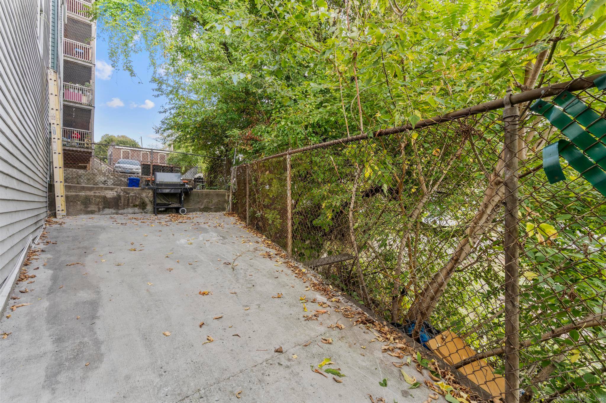 Turn key 7 unit investment property located in the heart of Waterbury !