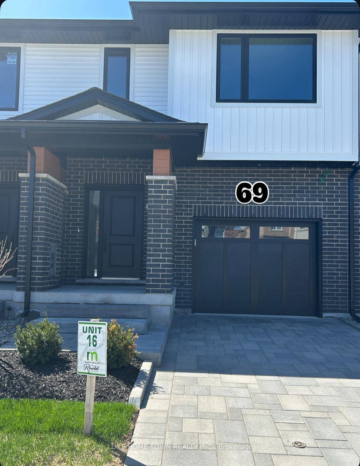Beautiful single family townhouse 3 Bed, 2.