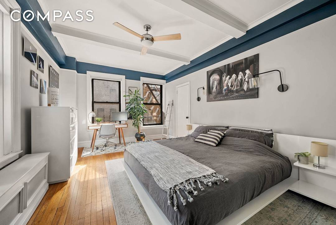 Your next home beckons ! This 2 bedroom apartment combines functionality with classic, elegant pre war details.