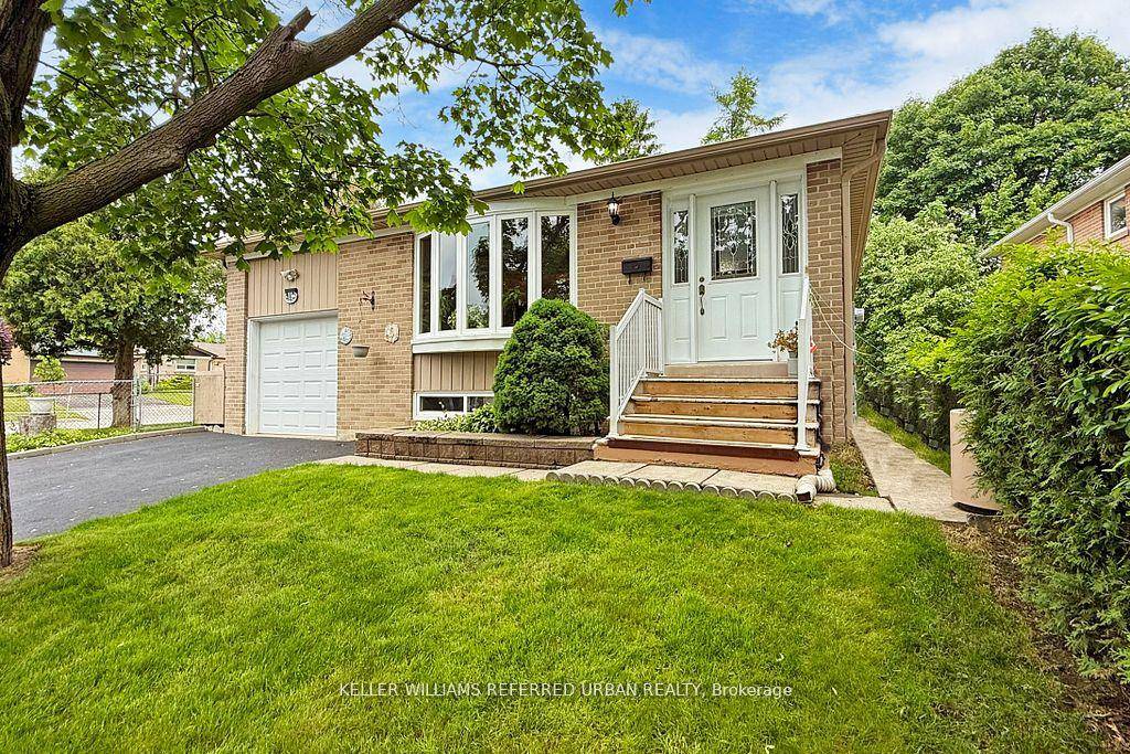Charming and Solid 3 1 Bedroom, 2 Bathroom Bungalow in the Highly Desirable Agincourt Neighbourhood !