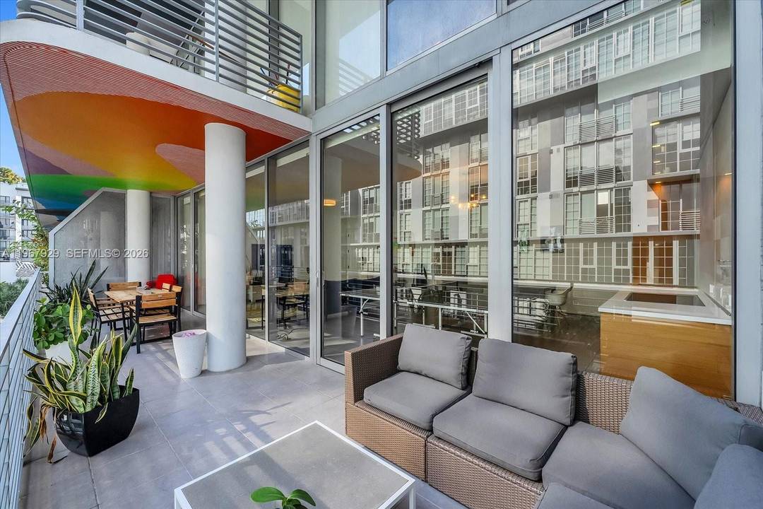 Live, work or play in the heart of Wynwood at 250 Wynwood in this spacious 2 bedroom, 2 bath residence offering 1, 420SF of modern living.