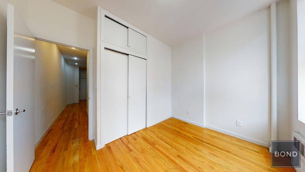Spacious 2 bedroom in prime UES location !