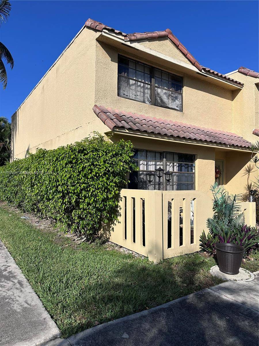 Located in one of the most sought after communities in Sunrise, this gorgeous corner unit, waterfront townhome is yours to call home !