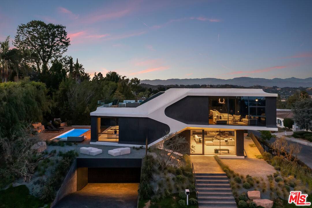 1254   Roberto Ln 4BR Bel Air La