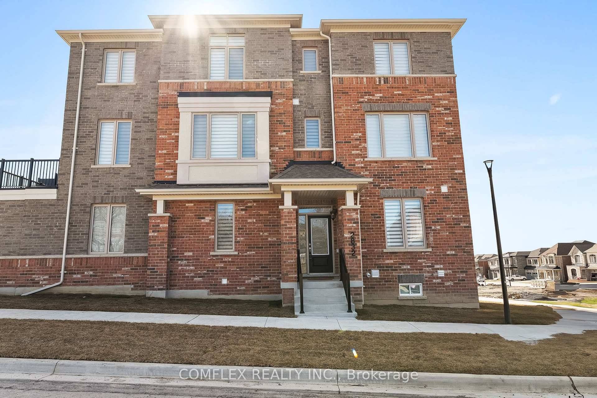 Stunning 5 Br End Unit 2258 Sq.