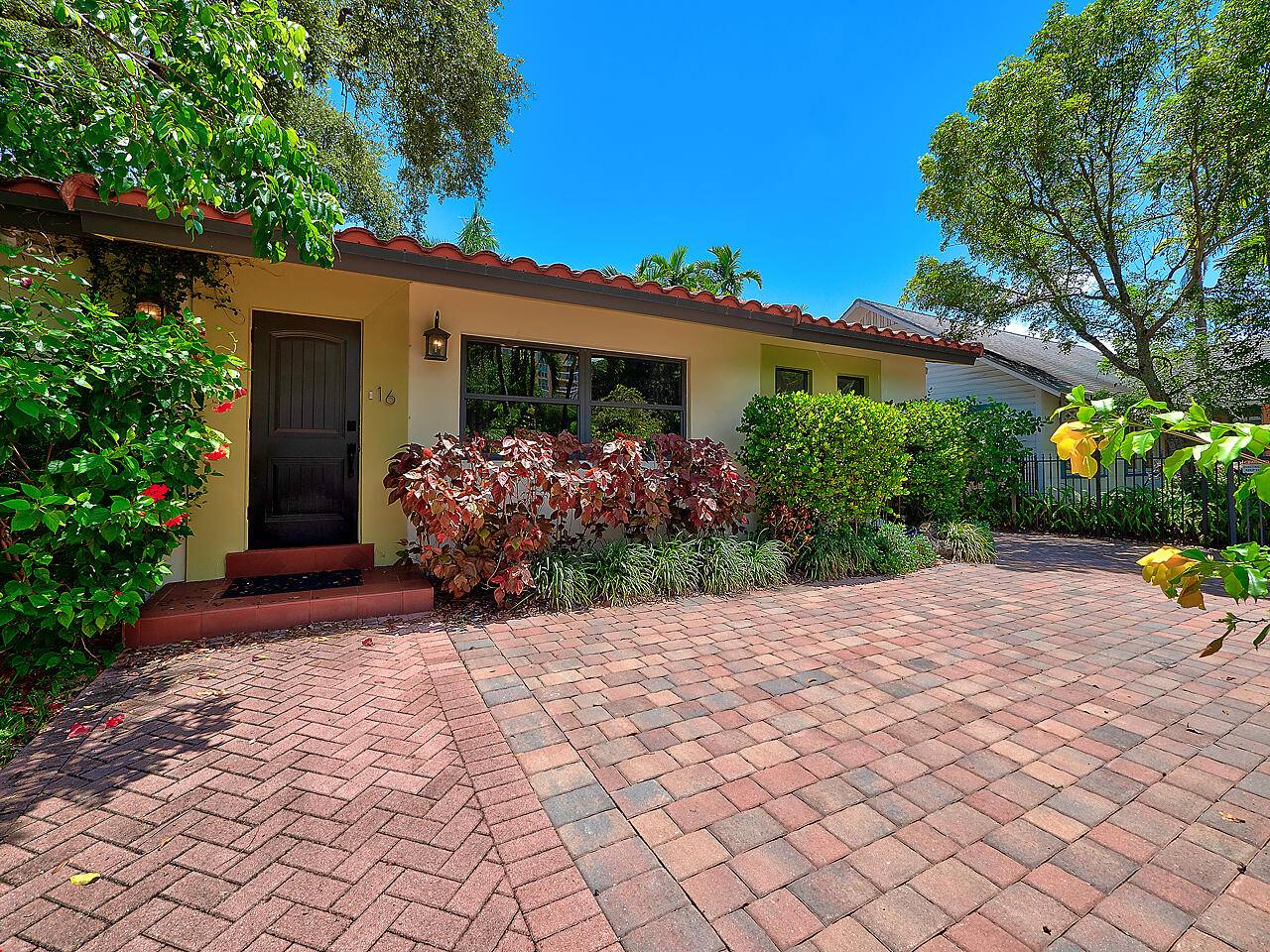 Prime Fort Lauderdale income property !