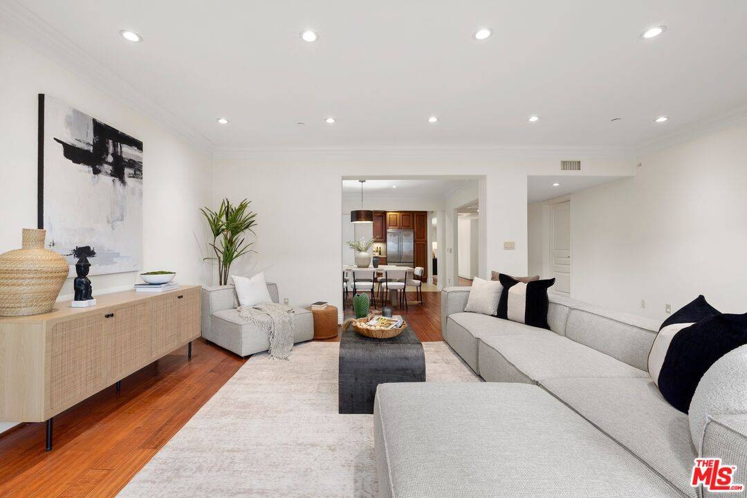 11749 Goshen Ave 3BR Brentwood La