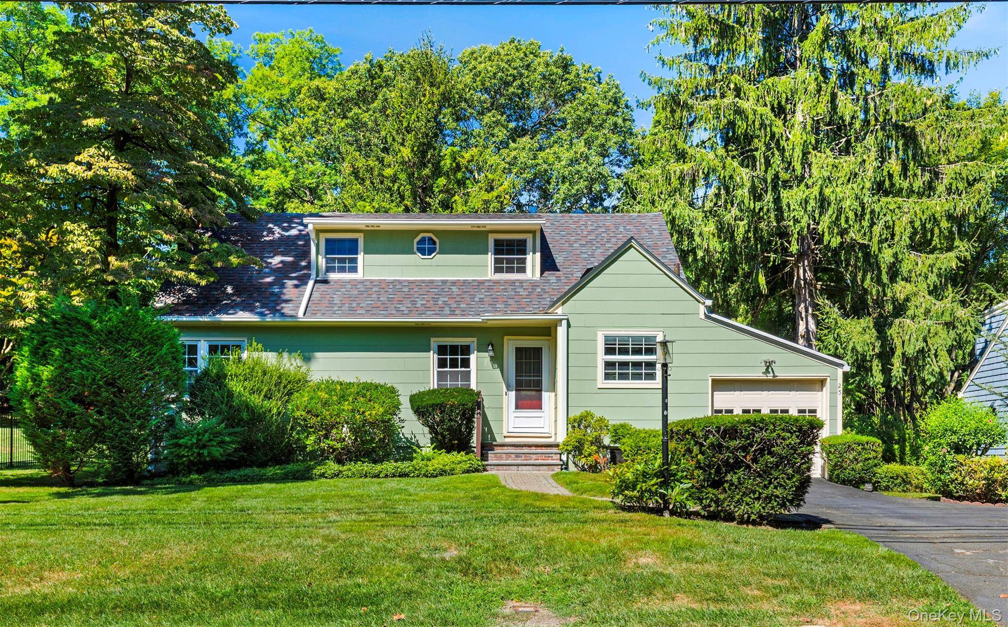 Welcome to The Crest ! This charming 3 bedroom, 2 full bath Cape Cod is the perfect place to call home.