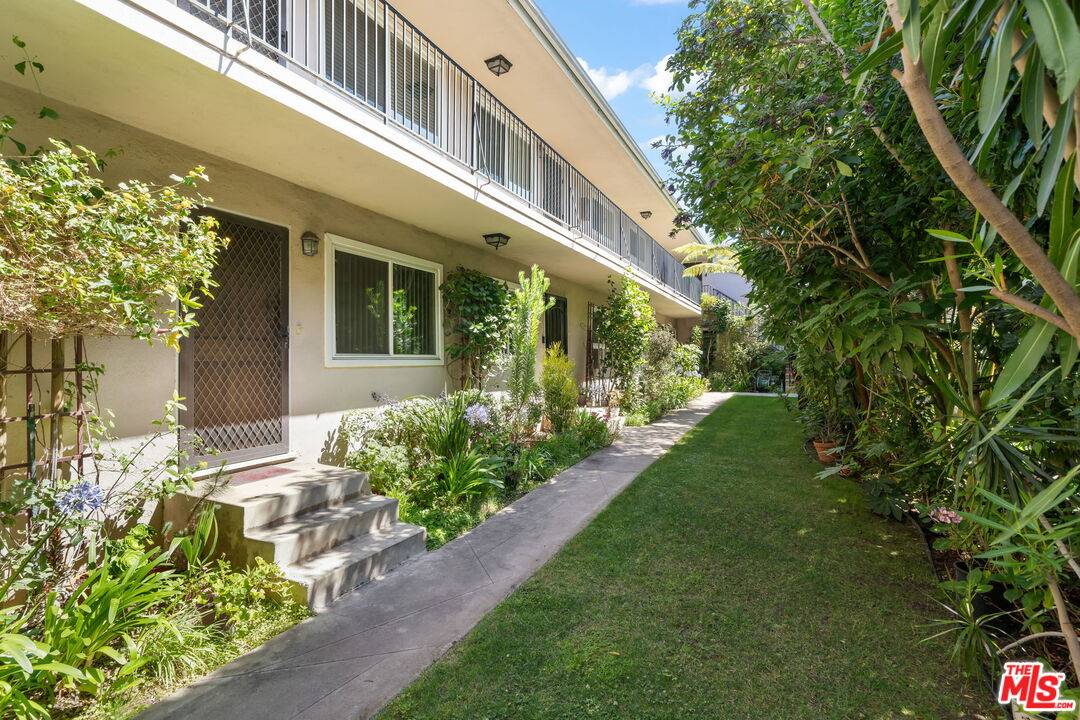 1517   Harvard St 1BR Santa Monica La