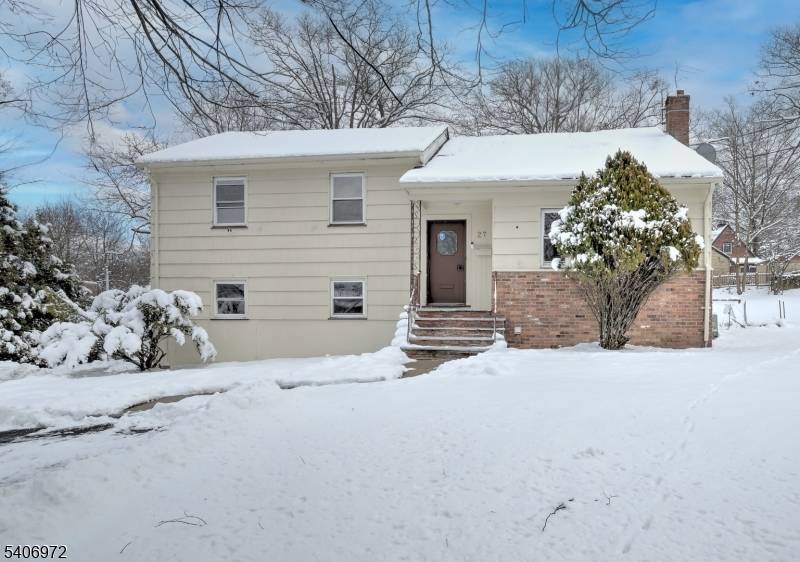 Amazing opportunity to modernize this mother daughter house and make it your home !