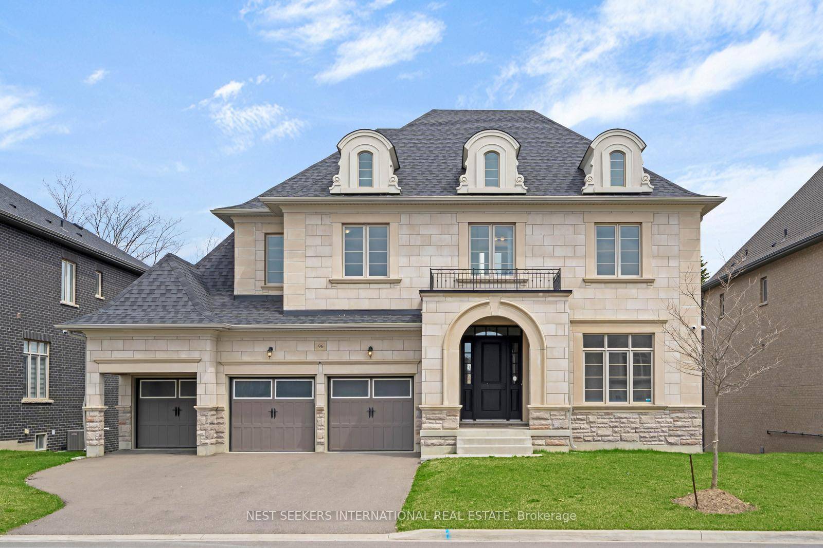 Luxury, scale, and sophistication come together in this custom built estate by Via Moto, located in the charming community of Nobleton within the Township of King.
